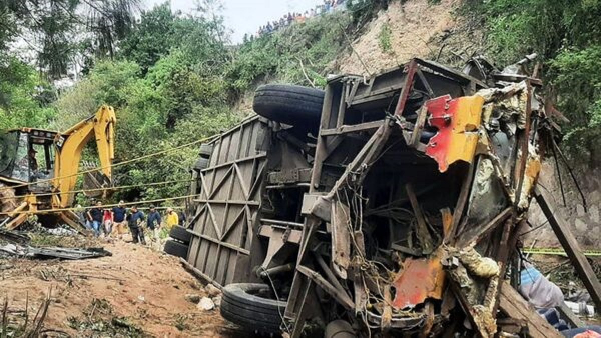 मेक्सिकोमा बस दुर्घटना हुँदा २९ जनाले ज्यान गुमाए, १९ घाइते